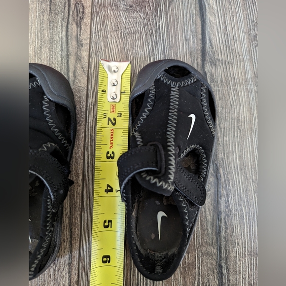 *SOLD* Nike Toddler 6 Boy Girl Black Water Shoes Sandals Sunray - Picture 2 of 5